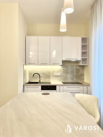 Kiadó téglalakás, albérlet, Debrecenben 690 E Ft / hó, 4 szobás