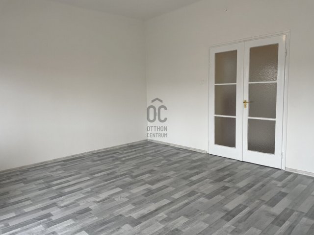 Eladó téglalakás, Abonyban 47 M Ft, 3 szobás