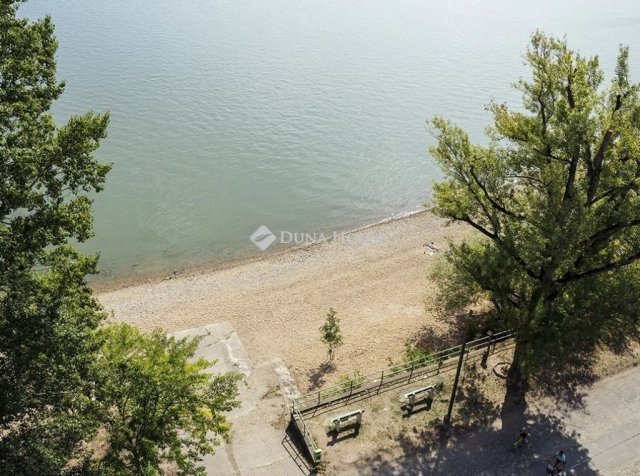 Eladó téglalakás, Budapesten, III. kerületben 188.21 M Ft