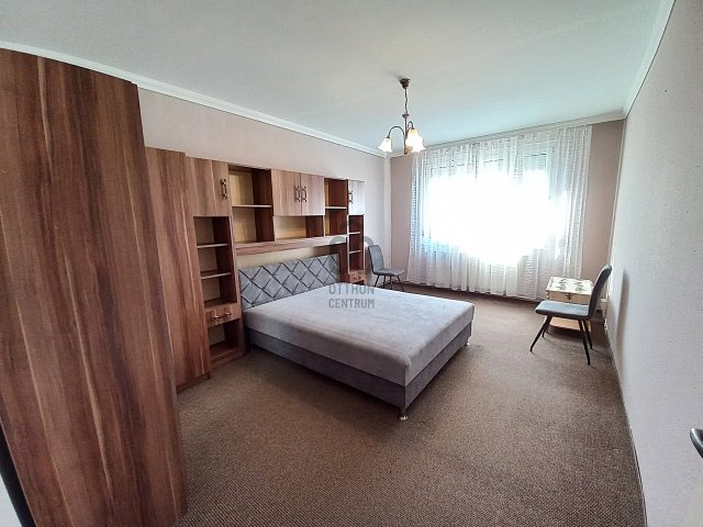 Eladó panellakás, Debrecenben 52.5 M Ft, 2 szobás