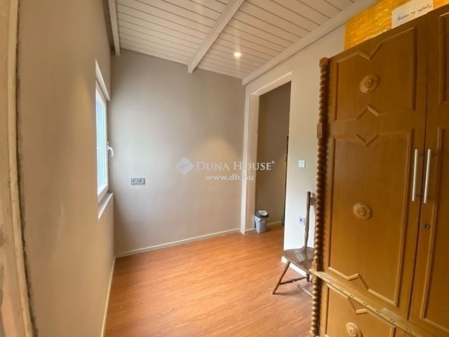 Eladó családi ház, Budapesten, XV. kerületben 114.9 M Ft