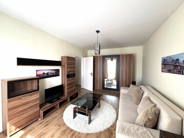 Kiadó panellakás, albérlet, Pécsett 150 E Ft / hó, 1+1 szobás