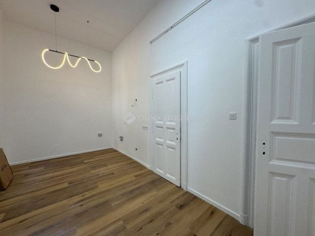 Eladó téglalakás, Budapesten, VII. kerületben 99.9 M Ft