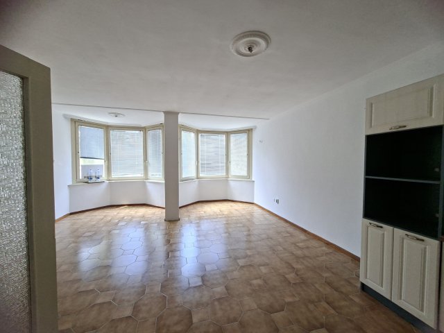 Eladó téglalakás, Szolnokon 62 M Ft, 4 szobás