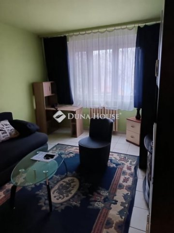 Eladó panellakás, Szegeden 48 M Ft, 2 szobás