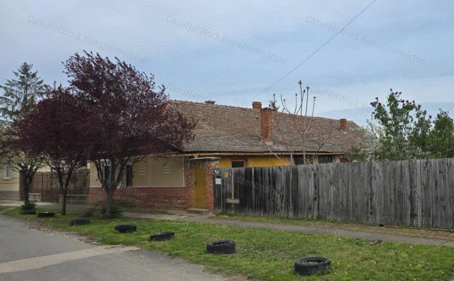 Eladó családi ház, Kunszentmártonban 11.9 M Ft, 2 szobás