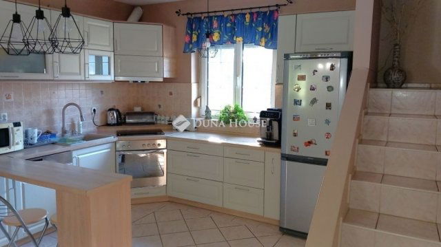 Eladó családi ház, Debrecenben 92.5 M Ft, 4 szobás