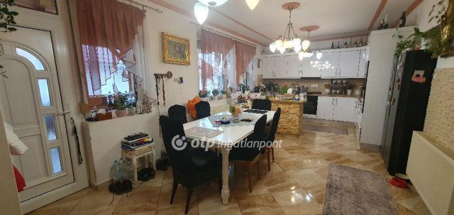 Eladó családi ház, Noszlopon 162.9 M Ft, 4+1 szobás