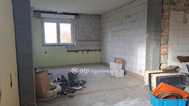 Eladó családi ház, Kompolton 23 M Ft, 2 szobás