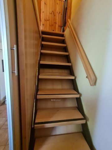 Eladó családi ház, Pécsett 79.99 M Ft, 4 szobás