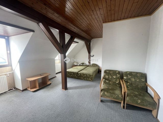 Eladó családi ház, Budaörsön 319 M Ft, 9 szobás