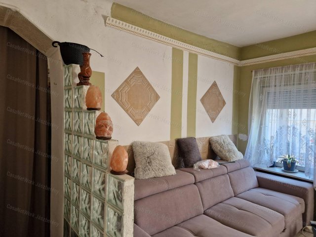 Eladó családi ház, Jászberényben 29.5 M Ft, 2 szobás