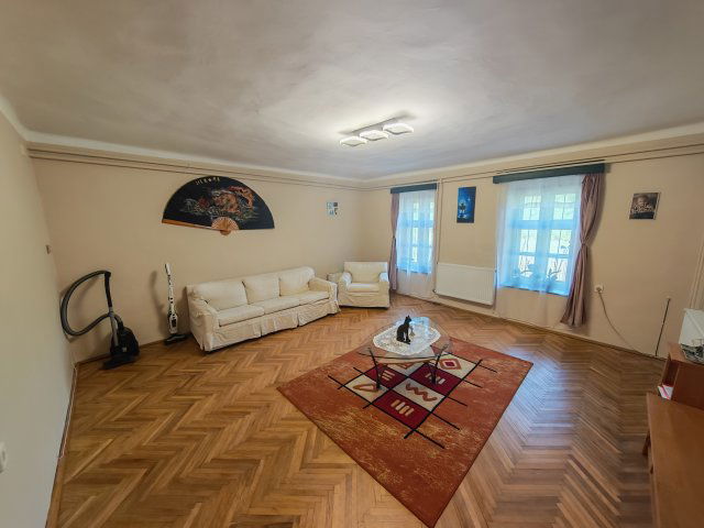 Eladó családi ház, Hencsén 49.9 M Ft, 5 szobás