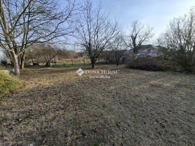 Eladó telek, Budapesten, XVI. kerületben 110 M Ft