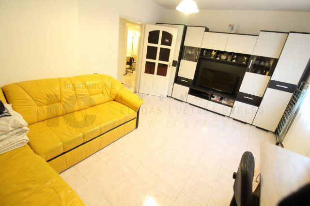 Eladó téglalakás, Szegeden 77 M Ft, 3 szobás