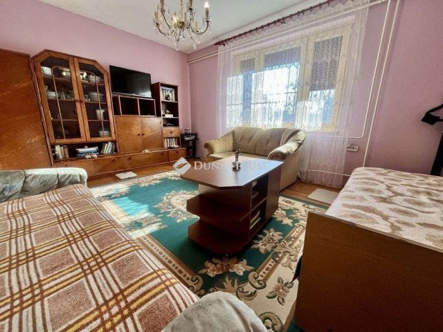 Eladó családi ház, Kecskeméten 74.9 M Ft, 4 szobás