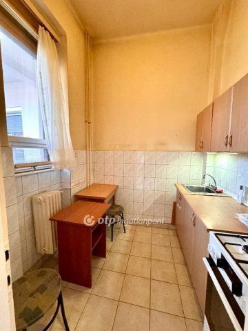 Eladó téglalakás, Győrött 60.85 M Ft, 2 szobás