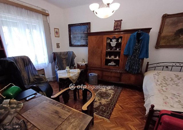 Eladó családi ház, Csongrádon 39.5 M Ft, 6 szobás