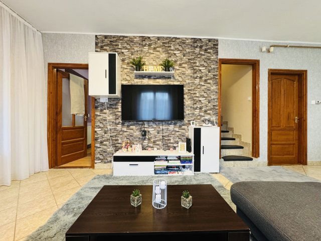 Eladó ikerház, Hajdúsámsonon 75 M Ft, 5 szobás