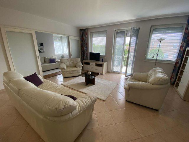 Kiadó téglalakás, albérlet, Debrecenben 320 E Ft / hó