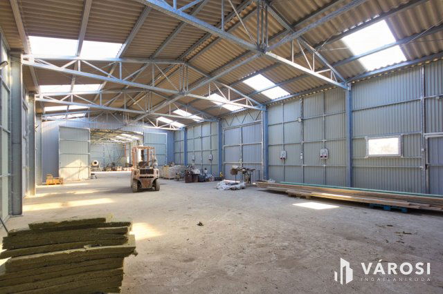 Eladó ipari ingatlan, Békéscsabán 160 M Ft