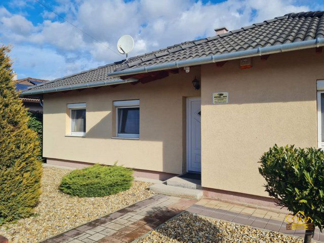 Eladó családi ház, Tökölön 119.9 M Ft, 3+1 szobás