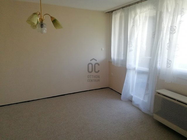 Eladó téglalakás, Cegléden 34.9 M Ft, 2 szobás