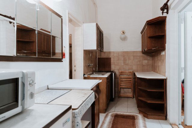 Eladó téglalakás, Budapesten, VI. kerületben 79 M Ft, 1+2 szobás
