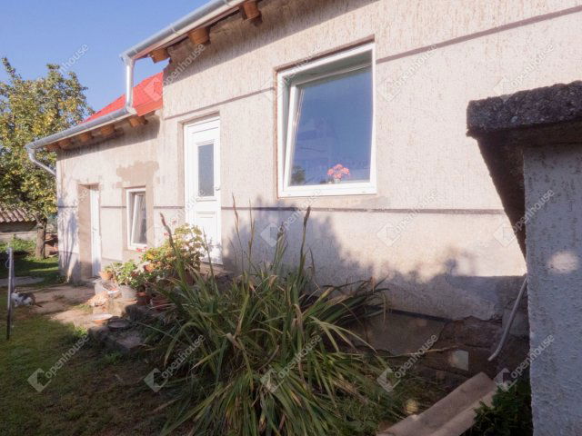 Eladó családi ház, Csörnyeföldön 36 M Ft, 4 szobás