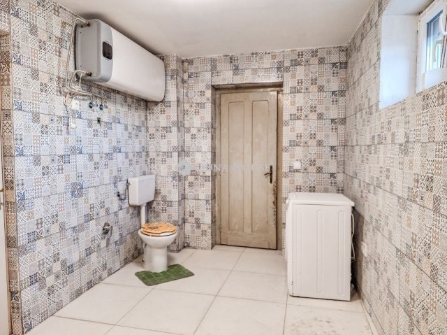 Eladó családi ház, Vasadon 179.9 M Ft, 12 szobás