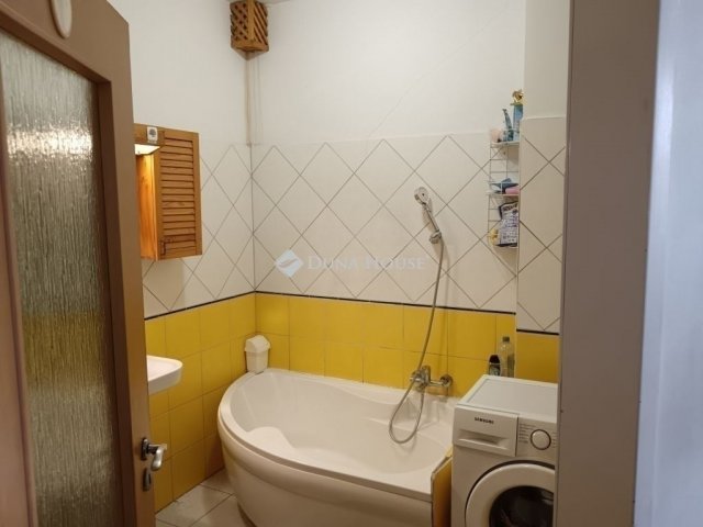 Eladó ikerház, Pécsett 118 M Ft, 6 szobás / költözzbe.hu