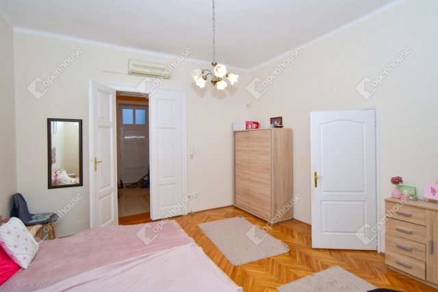 Eladó téglalakás, Szegeden 94.9 M Ft, 3 szobás