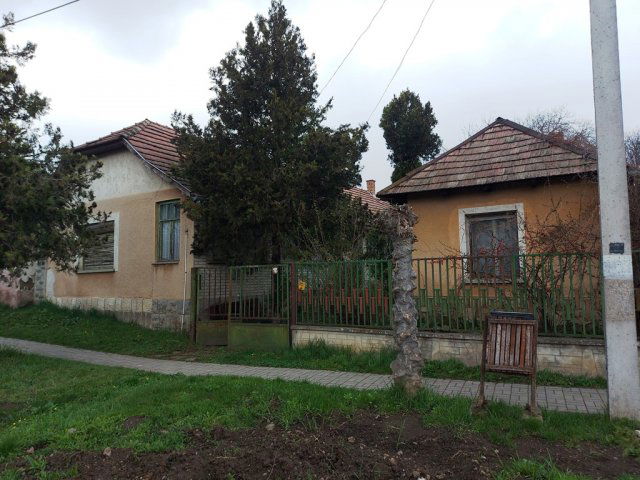 Eladó családi ház, Márianosztrán 18 M Ft, 2 szobás