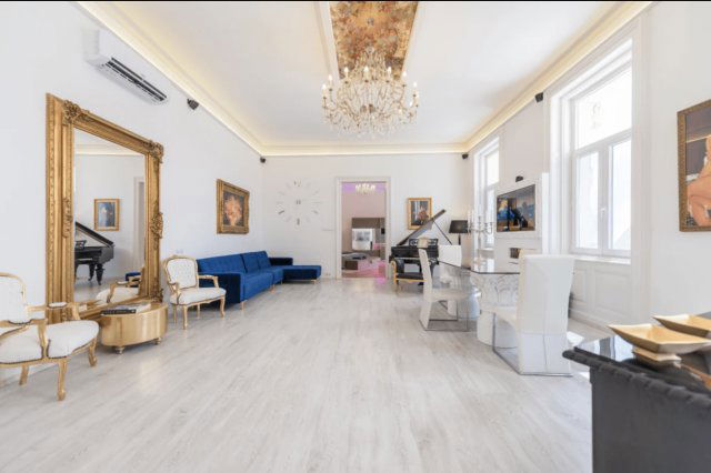 Eladó téglalakás, Budapesten, VI. kerületben, Andrássy úton