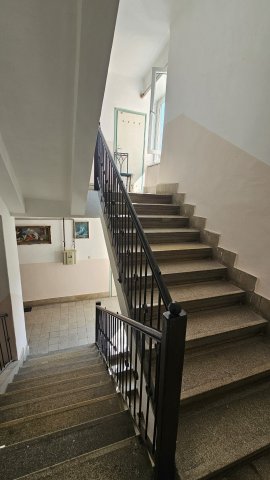 Eladó téglalakás, Komlón, Zrínyi téren 23.5 M Ft, 2 szobás