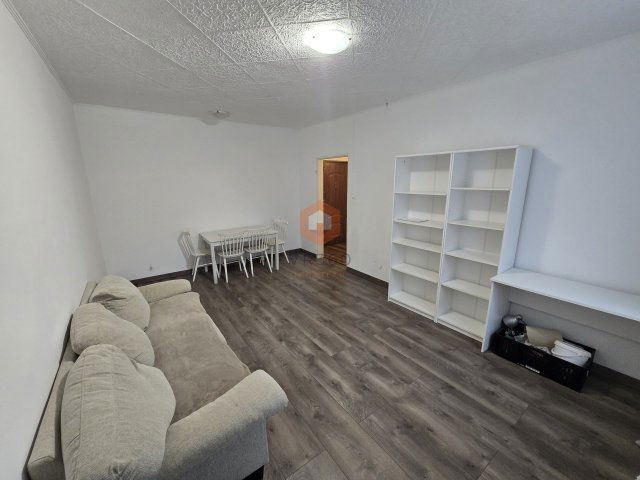 Eladó panellakás, Pécsett, Enyezd úton 40.5 M Ft, 1+1 szobás