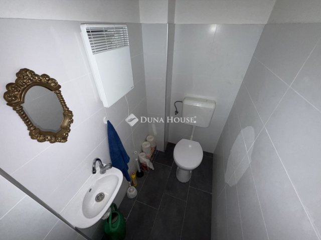 Eladó családi ház, Kecskeméten 65 M Ft, 3 szobás