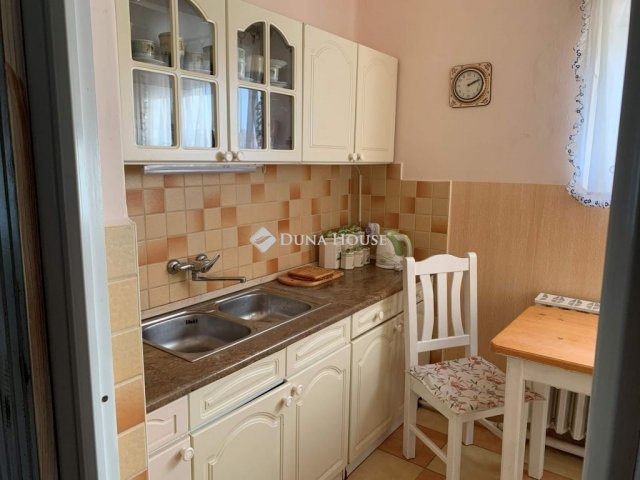 Eladó családi ház, Ercsiben 62.5 M Ft, 2 szobás