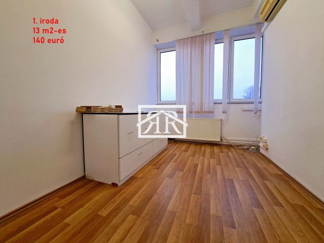 Kiadó iroda, Szegeden, Fonógyári úton 44 E Ft / hó