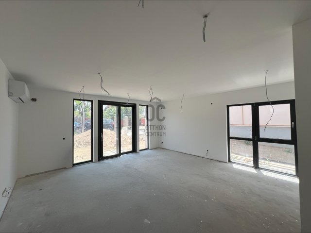 Eladó ikerház, Fóton 119.99 M Ft, 4 szobás
