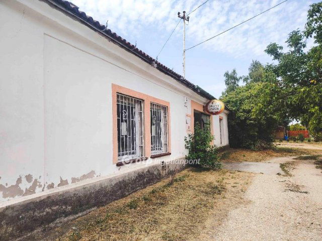 Eladó családi ház, Abában 33 M Ft, 4 szobás