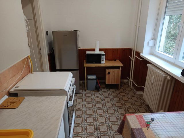 Kiadó téglalakás, albérlet, Pécsett 150 E Ft / hó, 2 szobás