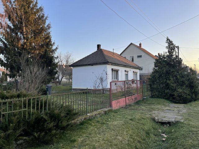 Eladó családi ház, Szügyön 25.9 M Ft, 1+1 szobás