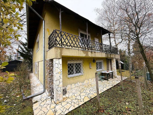 Eladó családi ház, Szentendrén 149.9 M Ft, 5 szobás