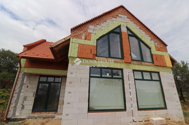 Eladó családi ház, Balatonalmádiban 230 M Ft, 3+1 szobás