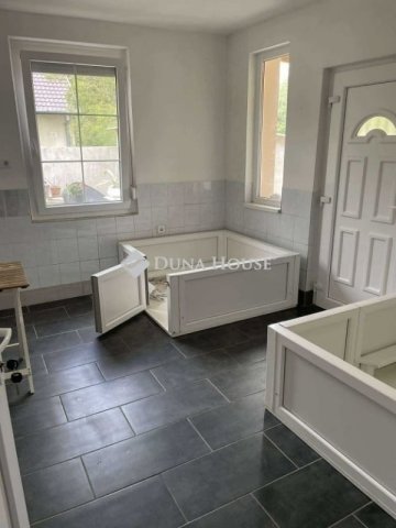 Eladó sorház, Budapesten, XVI. kerületben 129.9 M Ft, 2 szobás