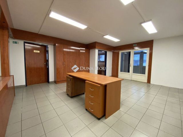 Eladó ipari ingatlan, Sopronban 770 M Ft / költözzbe.hu