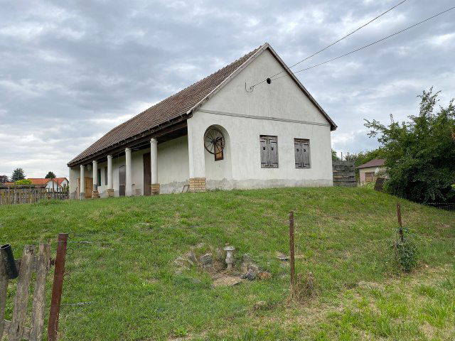 Eladó családi ház, Makádon 34.99 M Ft, 2 szobás