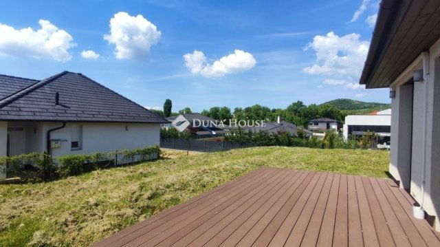 Eladó ikerház, Ürömön 228 M Ft, 5 szobás