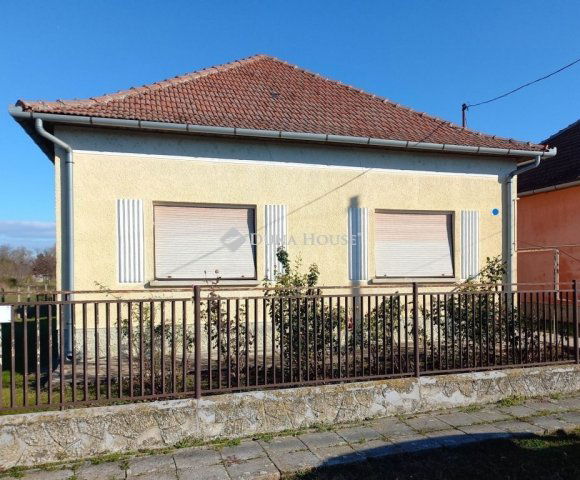 Eladó családi ház, Kaszaperen 11.9 M Ft, 2 szobás